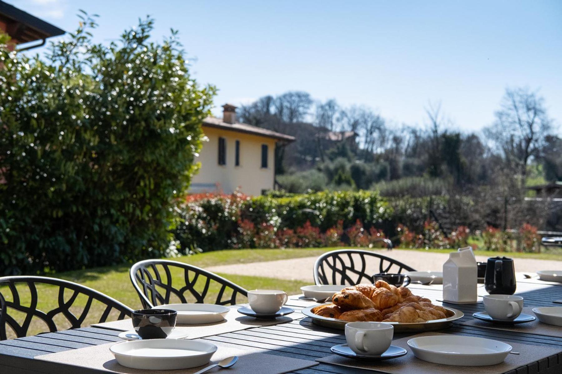 Luxury Villas Gardenia With Private Pool Padenghe sul Garda Zewnętrze zdjęcie
