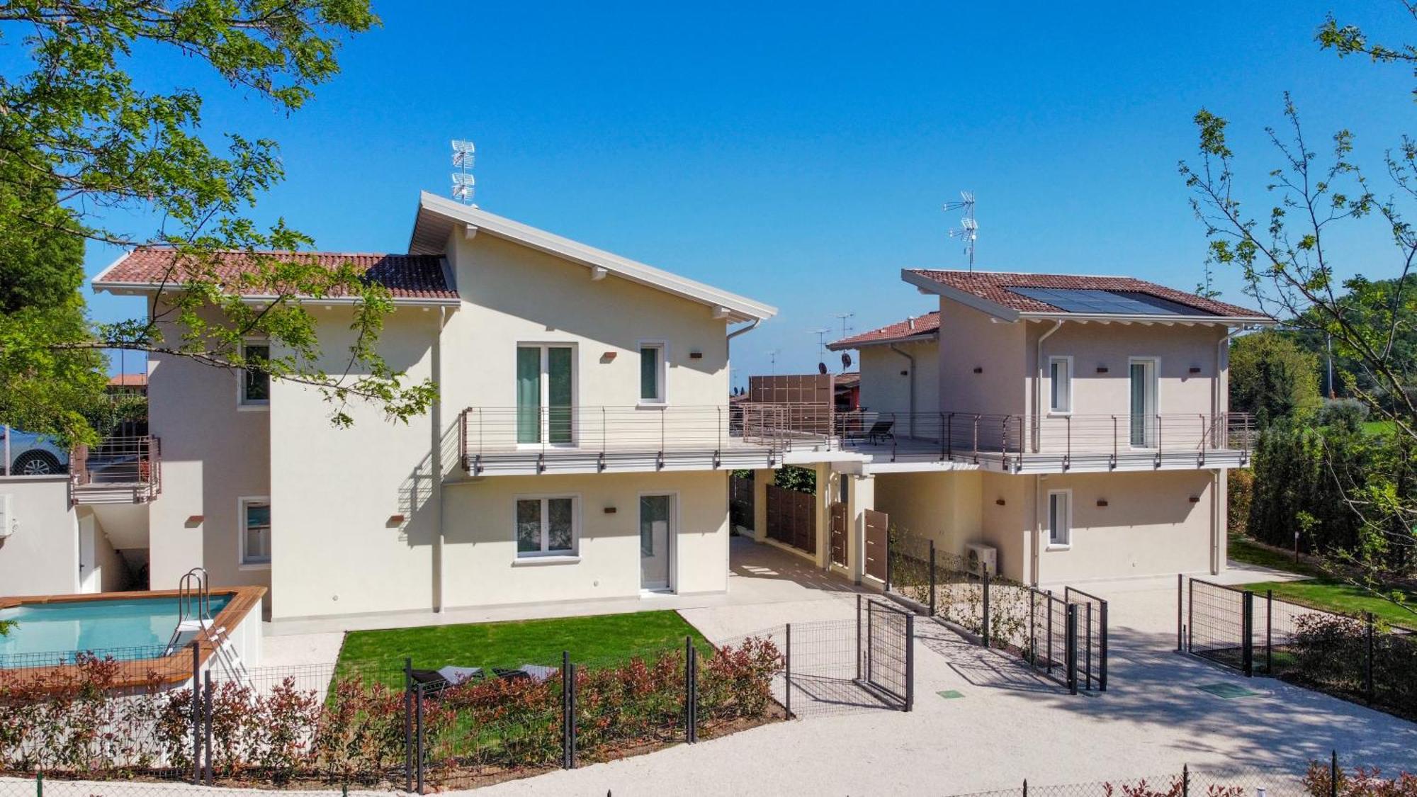 Luxury Villas Gardenia With Private Pool Padenghe sul Garda Zewnętrze zdjęcie